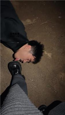 【刘二狗】户外短靴黑袜玉足虐 JS250318-19 艾彩调教库 第3张