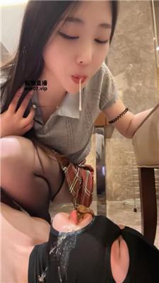 【缈缈】皮鞋黑丝踩-赏赐圣水 bf51413 艾彩调教库 第7张