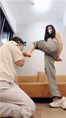 【梓晨大大】脏运动鞋踩-挑战重度sp  JS250316-26 艾彩调教库 第9张