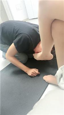 【绳翼盟契】赏赐圣水-清理脏短靴玉足 bf51430 艾彩调教库 第9张