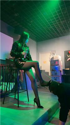 【三千女王】多S-圈内酒吧轮流处刑 bf51425-HD绳艺资源网