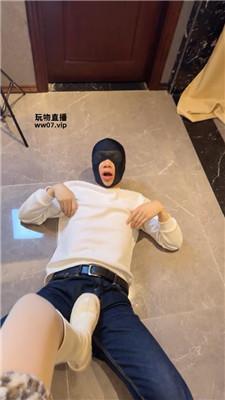 【狗哥】下跪给主人清理脏靴子 bf51674 艾彩调教库 第6张