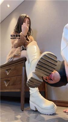 【狗哥】下跪给主人清理脏靴子 bf51674 艾彩调教库 第8张