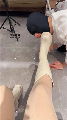 【狗哥】下跪给主人清理脏靴子 bf51674 艾彩调教库 第10张