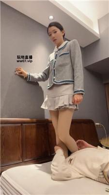 【伊未】脏臭白袜踩踏-坐脸 bf51662 艾彩调教库 第9张