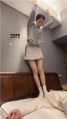 【伊未】脏臭白袜踩踏-坐脸 bf51662 艾彩调教库 第10张