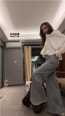 【Anna】俄罗斯混血S-小白鞋踩-牛仔裤坐脸挍 bf51618 艾彩调教库 第17张