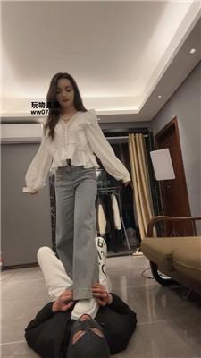 【Anna】俄罗斯混血S-小白鞋踩-牛仔裤坐脸挍 bf51618 艾彩调教库 第12张