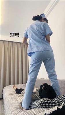 【漫漫大人】护士小姐姐用脚+圣水治疗 bf51623 艾彩调教库 第4张