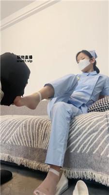 【漫漫大人】护士小姐姐用脚+圣水治疗 bf51623 艾彩调教库 第13张