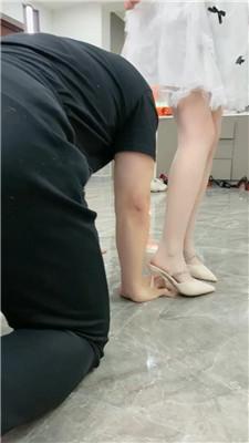 麋鹿银儿 不当人格虐-高跟蹦跳/狂踹狗头 bf51609 艾彩调教库 第10张
