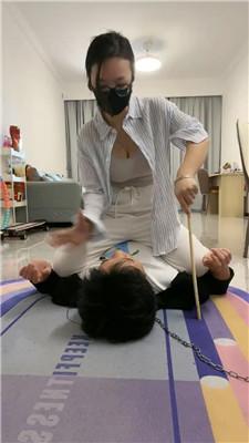 薇薇 下跪叼白袜-舔玉足【完整版】JS250323-1 艾彩调教库 第15张