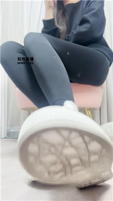 琪琪sama 臭袜子    250321-14 艾彩调教库 第2张