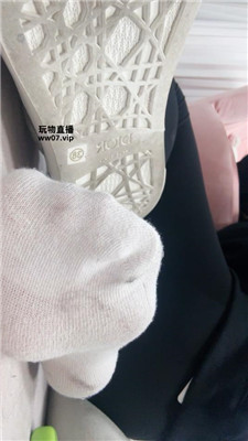 琪琪sama 臭袜子    250321-14 艾彩调教库 第5张
