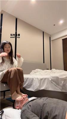 子熙大人 高跟全体重踩踏-啃吃臭脚【双视角版】 bf51592 艾彩调教库 第13张