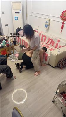 Qi7 情侣主暴揍绿帽贱奴 JS250322-24 艾彩调教库 第3张