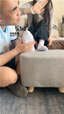 斯羽情侣主 拿着藤条监督绿帽做家务【双视角版】 JS250322-29 艾彩调教库 第5张