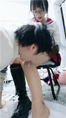 广西木木 可爱小主玉足狂舔【双视角版】 JS250322-27 艾彩调教库 第12张