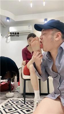jenn 坐脸窒息-舔闻脏运动鞋白袜【双视角版】 bf51599 艾彩调教库 第17张