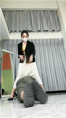 辣姐 酸臭肉丝脚狂舔-戒尺虐打 JS250322-16 艾彩调教库 第3张