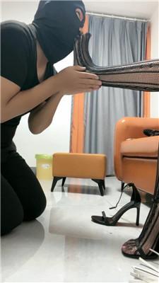 火焱 舔不干净就挨抽 JS250321-22 艾彩调教库 第2张