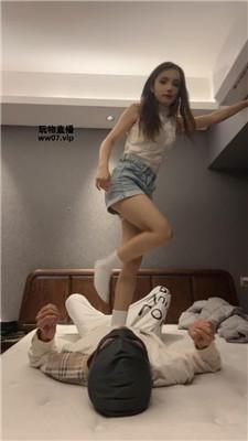 Anna 俄罗斯混血S-白袜蹂躏踩 bf51584 艾彩调教库 第3张