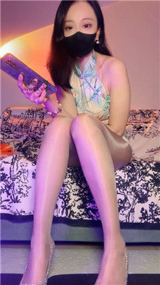 小妮 旗袍丝袜足臀炸    250320-17 艾彩调教库 第4张