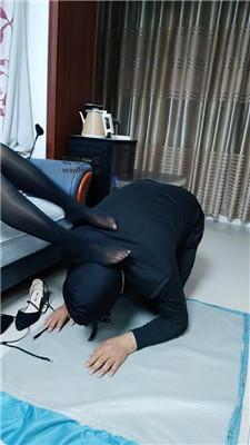樊儿 黑丝高跟恋足舔-踩踏脚插嘴【完整版】JS250321-15 艾彩调教库 第17张