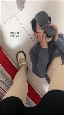 莹莹 磕头求主人耳光踩踏-骑马  JS250320-5 套路直播库 第5张