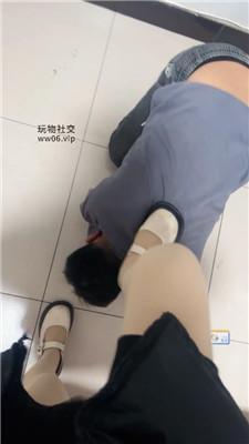 莹莹 磕头求主人耳光踩踏-骑马  JS250320-5 套路直播库 第7张