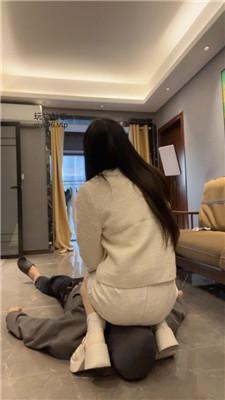 伊未 坐脸窒息-高跟皮鞋白袜踩 bf51524 套路直播库 第14张