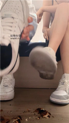 玄葉 双女主白鞋脏棉袜    250319-22 艾彩调教库 第3张