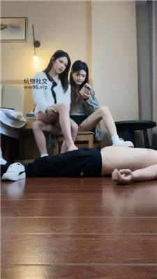 小凤梨 双S-藤条抽-脏鞋白袜踩-赏赐圣水【双视角版】 JS250321-1 艾彩调教库 第6张