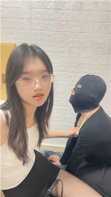 鹿S 鞭打黑丝踩下贱闺蜜奴 JS250320-9 艾彩调教库 第12张