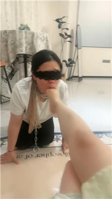 辣姐 漂亮女儿把继母驯化成奴 bf51725 套路直播库 第14张