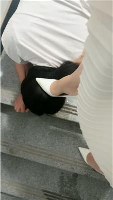 辣姐 强迫母畜舔脏地板-恋足狂舔 JS250326-34 套路直播库 第17张