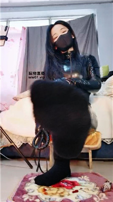 我是女王也是萝莉 黑暗女王调教靴奴骚狗    250325-23 艾彩调教库 第4张