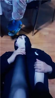 鸿运双女团 多女王-麻将桌脚下羞辱【上】 JS250328-27 艾彩调教库 第8张
