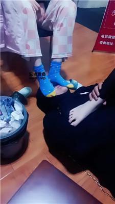 鸿运双女团 多女王-麻将桌脚下羞辱【上】 JS250328-27 艾彩调教库 第5张