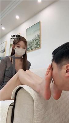 楚楚 骑狗背-玉足深喉-脚下喂食 bf51802 艾彩调教库 第5张