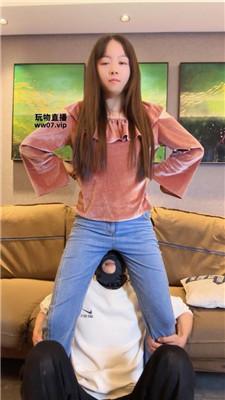 宝娜 牛仔裤坐脸窒息强制虐 bf51793 艾彩调教库 第11张