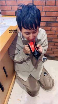 花姨 饭店下跪清理脏高跟 JS250327-13 套路直播库 第6张