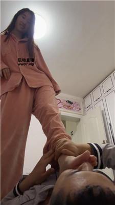 艾斯 居家酸臭玉足虐家奴 bf51778 艾彩调教库 第15张