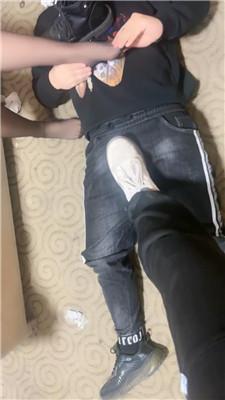 00后情侣主 脏臭原味脚踩虐绿帽奴 JS250327-30 艾彩调教库 第6张