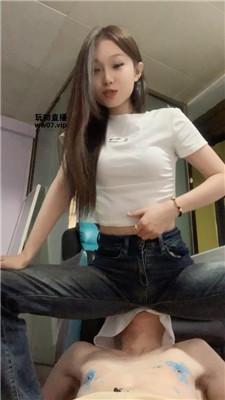 Kaka 虐乳灌圣水-强迫舔脏鞋 bf51773 艾彩调教库 第10张
