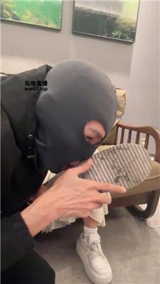 肉肉sama 坐脸窒息-清理脏鞋白棉袜 bf51842 艾彩调教库 第11张