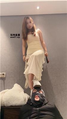 肉肉sama 坐脸窒息-清理脏鞋白棉袜 bf51842 艾彩调教库 第13张