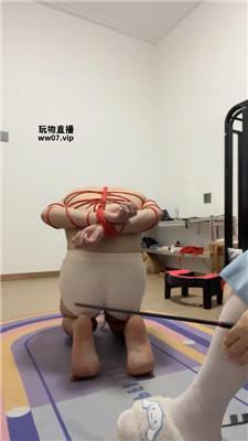 南月女神 坐脸窒息-白丝踩踏-骑马遛狗 bf51845 艾彩调教库 第6张