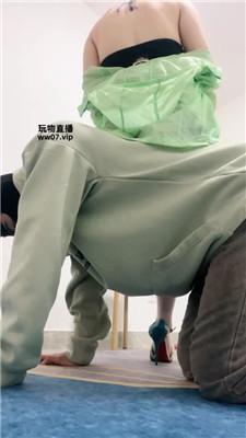 微笑 高跟丝袜美腿踩贱奴 JS250330-6 艾彩调教库 第3张