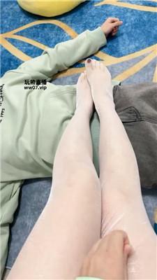 微笑 高跟丝袜美腿踩贱奴 JS250330-6 艾彩调教库 第6张